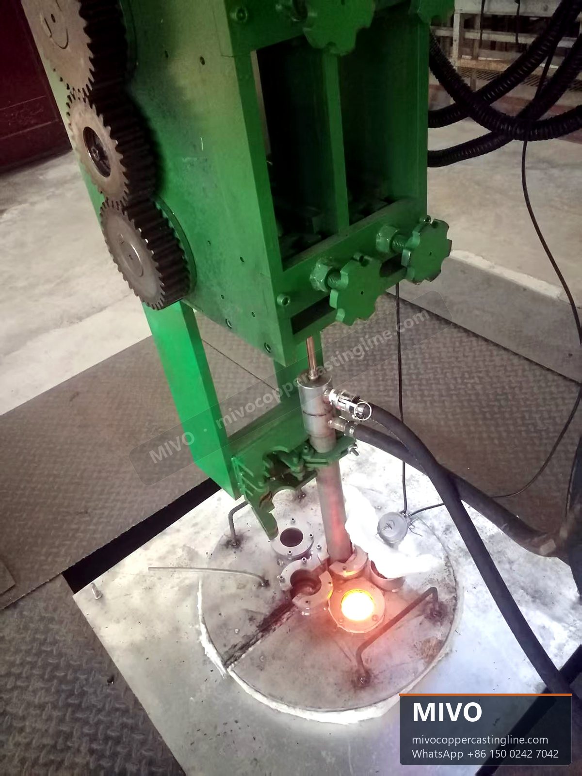 Copper rod upward continuous casting withdrawal and crystallizer station